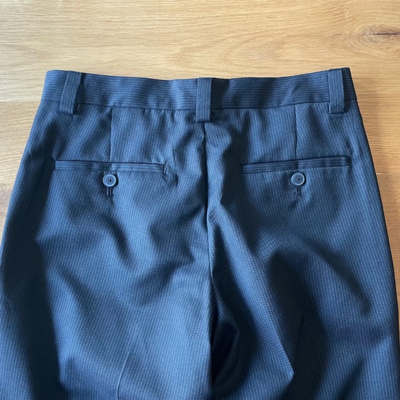 Kenneth Cole Reaction Pin Stripe Black Pants - 29x30 - Picture 3 of 7